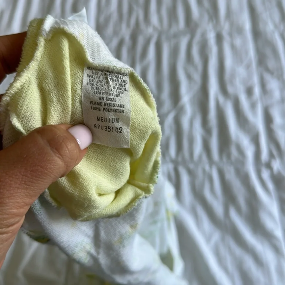 Vintage nursery rhyme sz m / 6-12 months Yellow White clown Print Kids One Piece